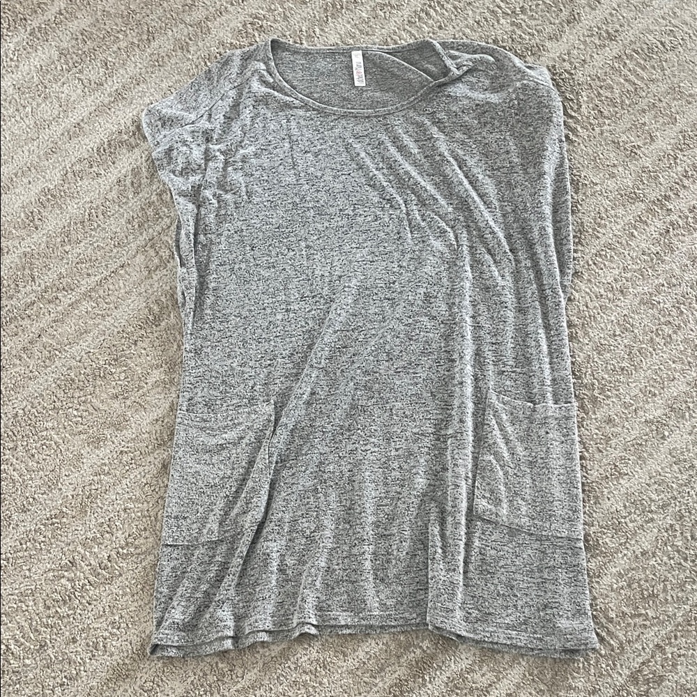 Latched Mama Crewneck Gray Tunic with Side Access Nursing and Pockets XL